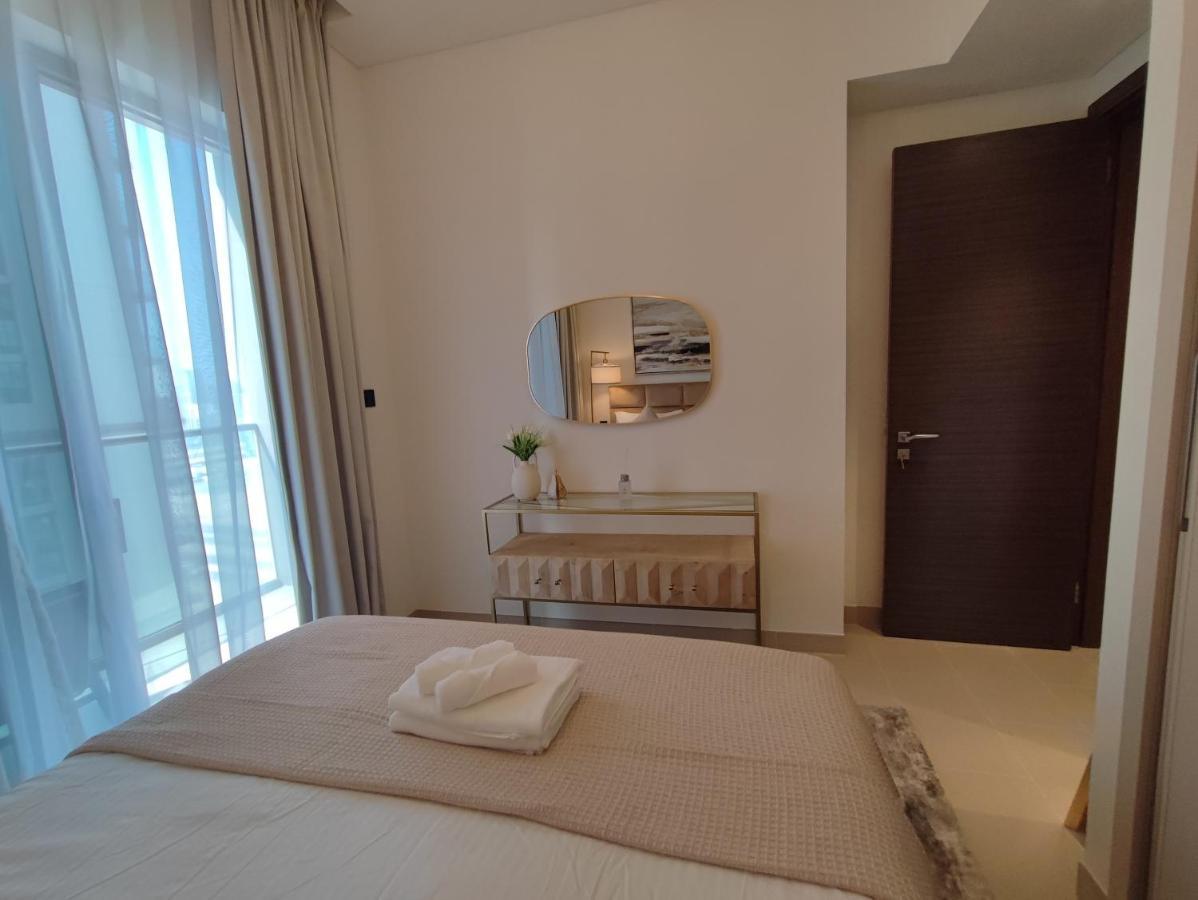 Beautiful 2 Bedroom Next To Business Bay - Sobha Creek Vista Dubái Exterior foto