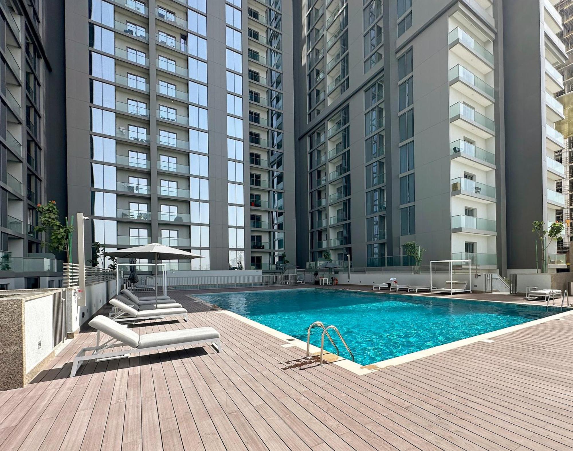 Beautiful 2 Bedroom Next To Business Bay - Sobha Creek Vista Dubái Exterior foto