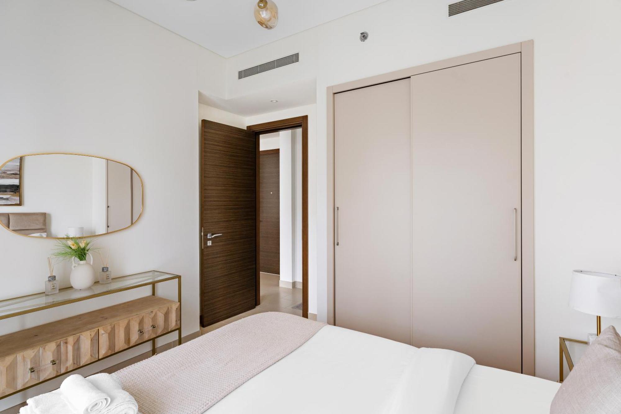 Beautiful 2 Bedroom Next To Business Bay - Sobha Creek Vista Dubái Exterior foto